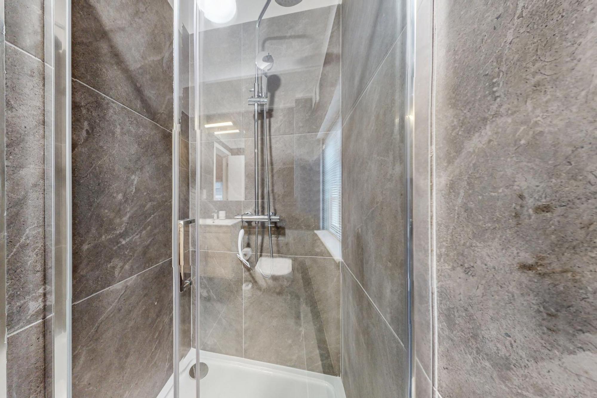 Stylish & Spacious Modern Near Dalston Kingsland Station Londres